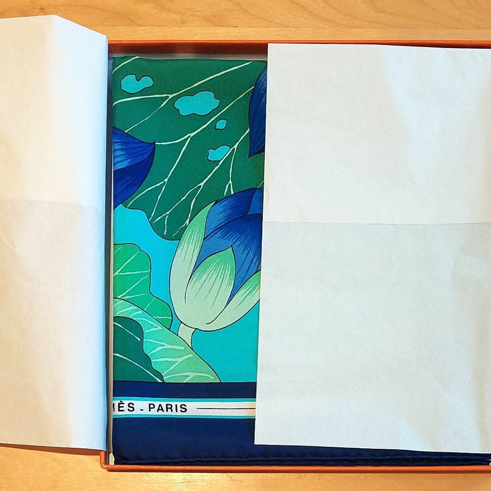 Hermes Fleurs de Lotus 100% Silk Scarf - Picture 3 of 6